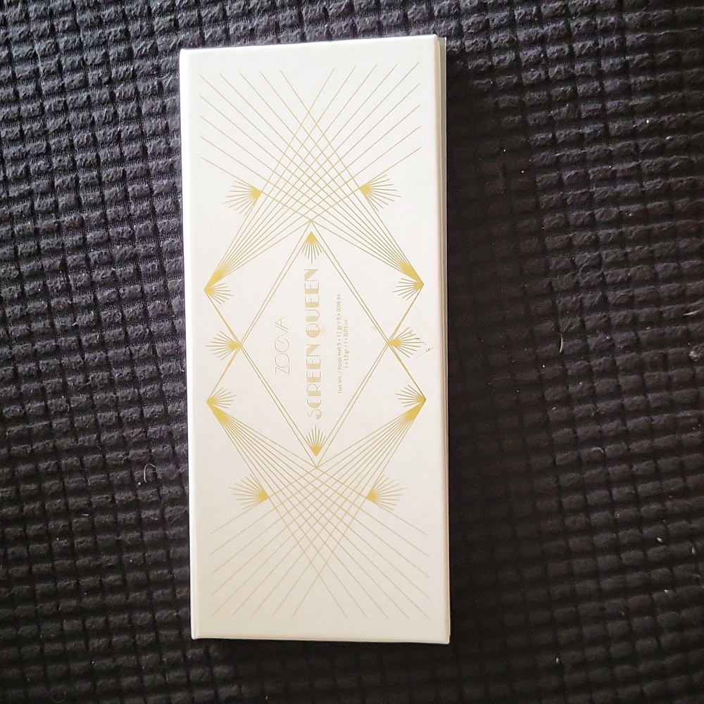 Zoeva Screwn Queen Eye Shadow Pallette
